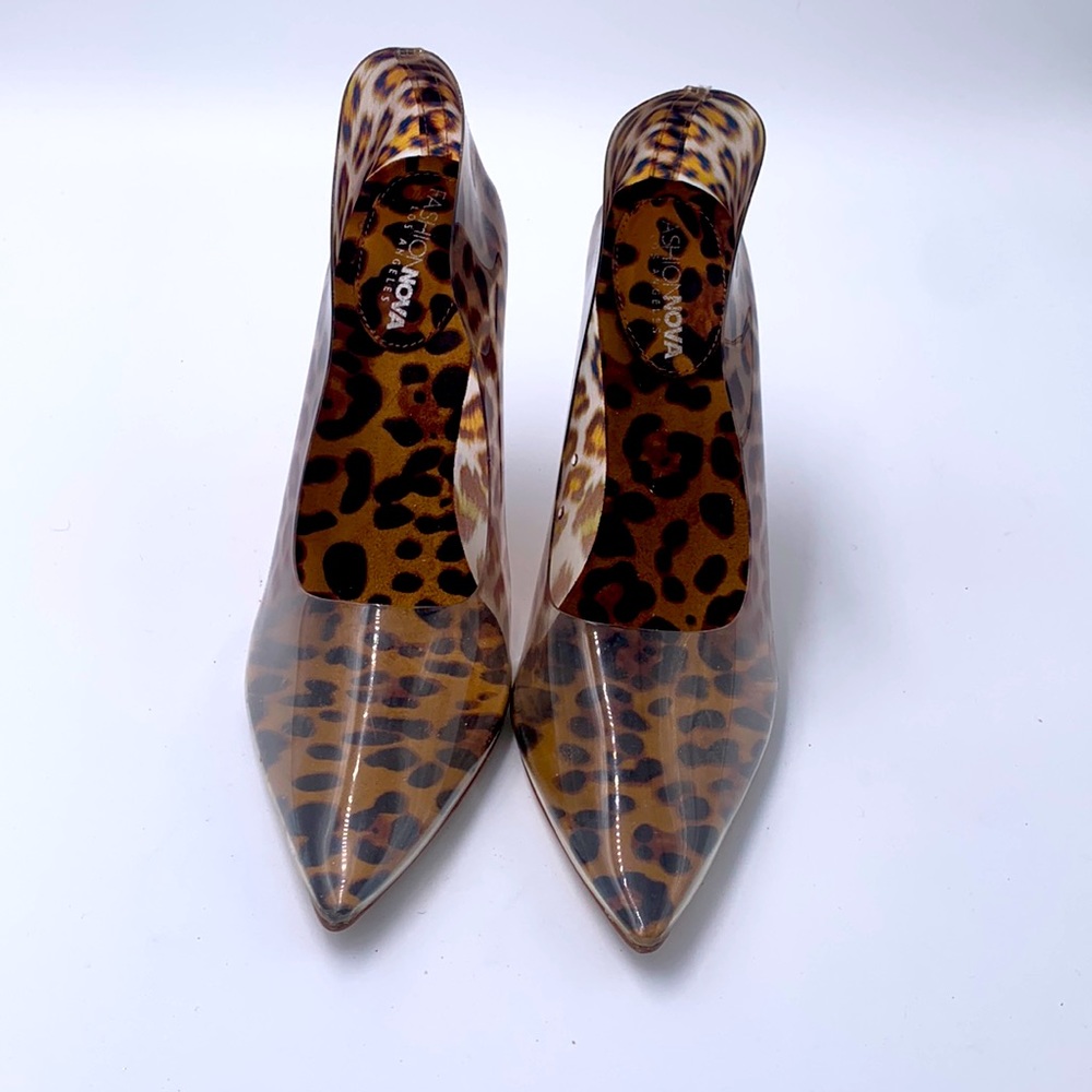 Fashion Nova  Women’s heel  size 11
